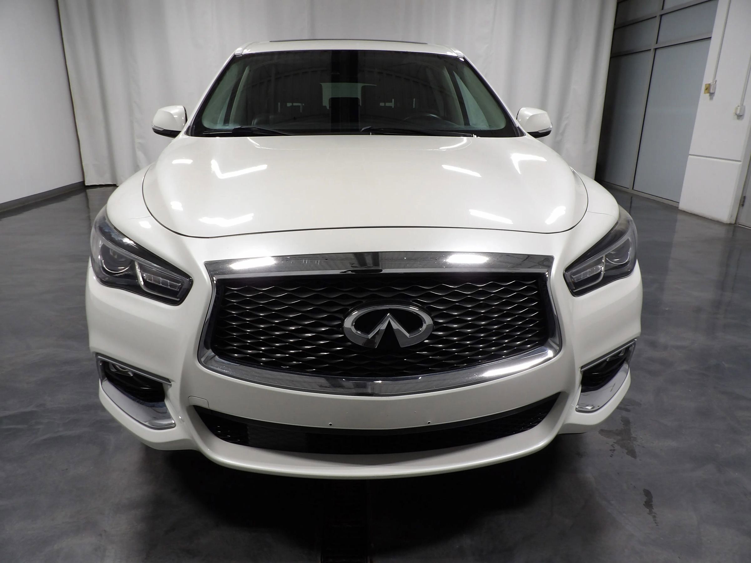 Used 2019 INFINITI QX60 Pure AWD/4WD image 3