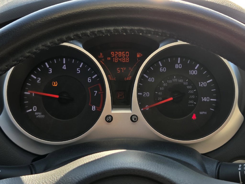 Used 2013 Nissan Juke SV FWD image 32