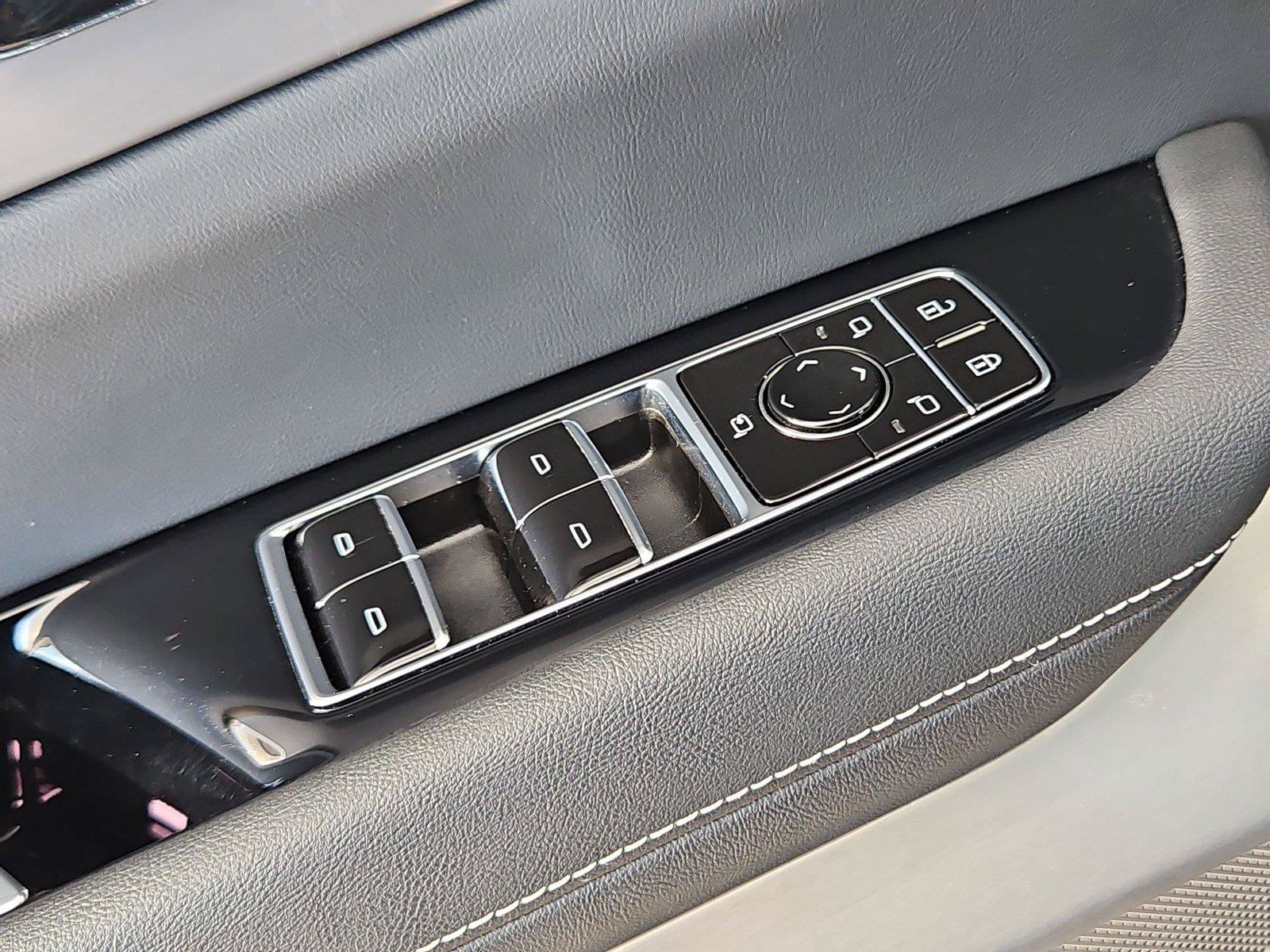 Certified 2026 Cadillac Vistiq Luxury w/ LPO, Floor Liner Package AWD/4WD image 17
