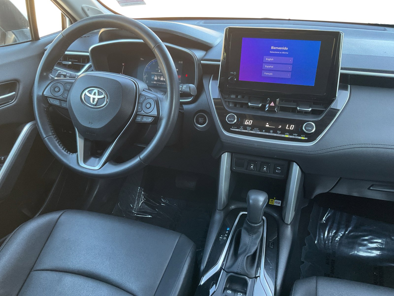 Used 2023 Toyota Corolla Cross XLE w/ Convenience Package image 9