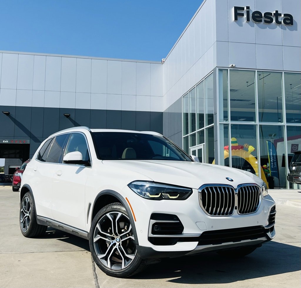 Used 2022 BMW X5 sDrive40i w/ Parking Assistance Package image 1