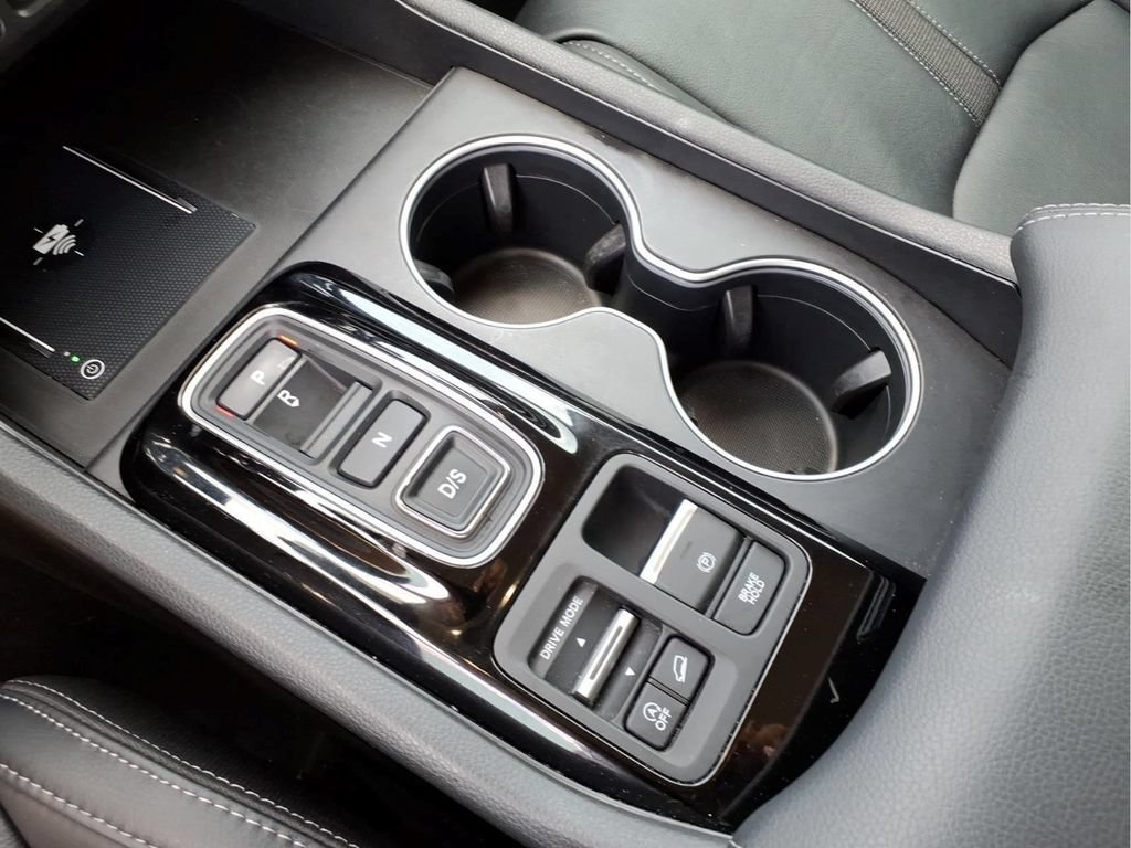 Used 2023 Honda Pilot Touring image 9