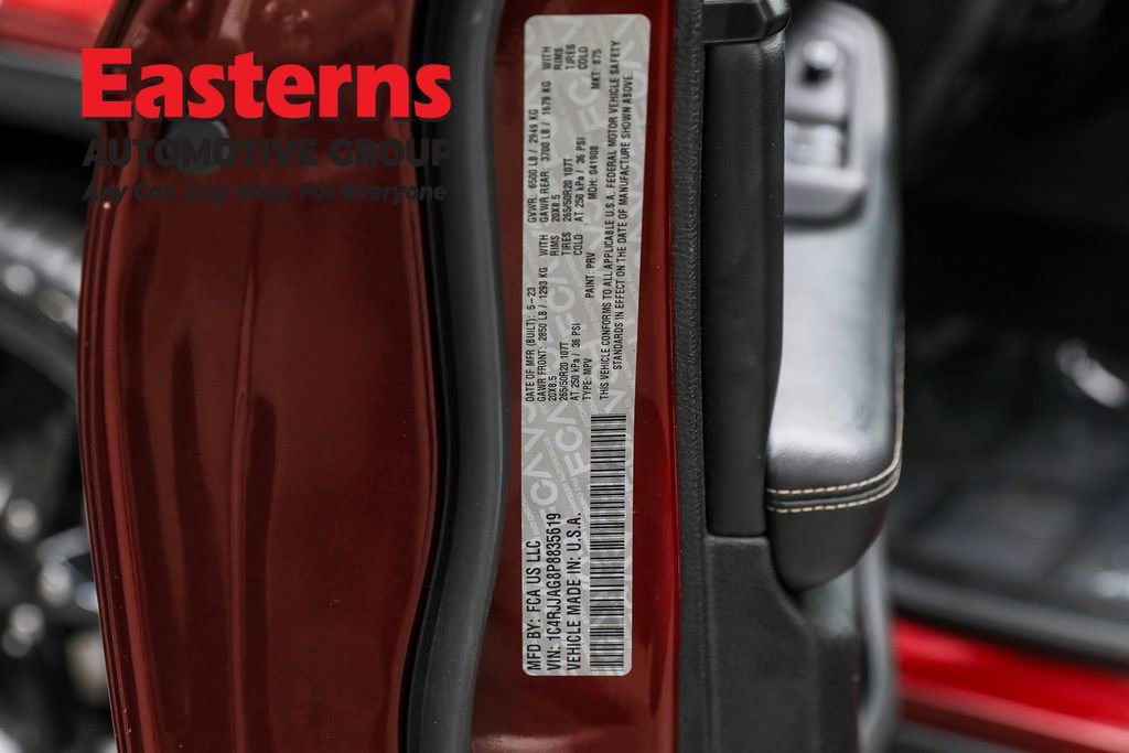 Used 2023 Jeep Grand Cherokee L Laredo image 37