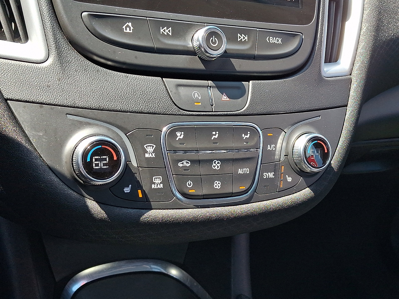 Used 2023 Chevrolet Malibu LT FWD image 17