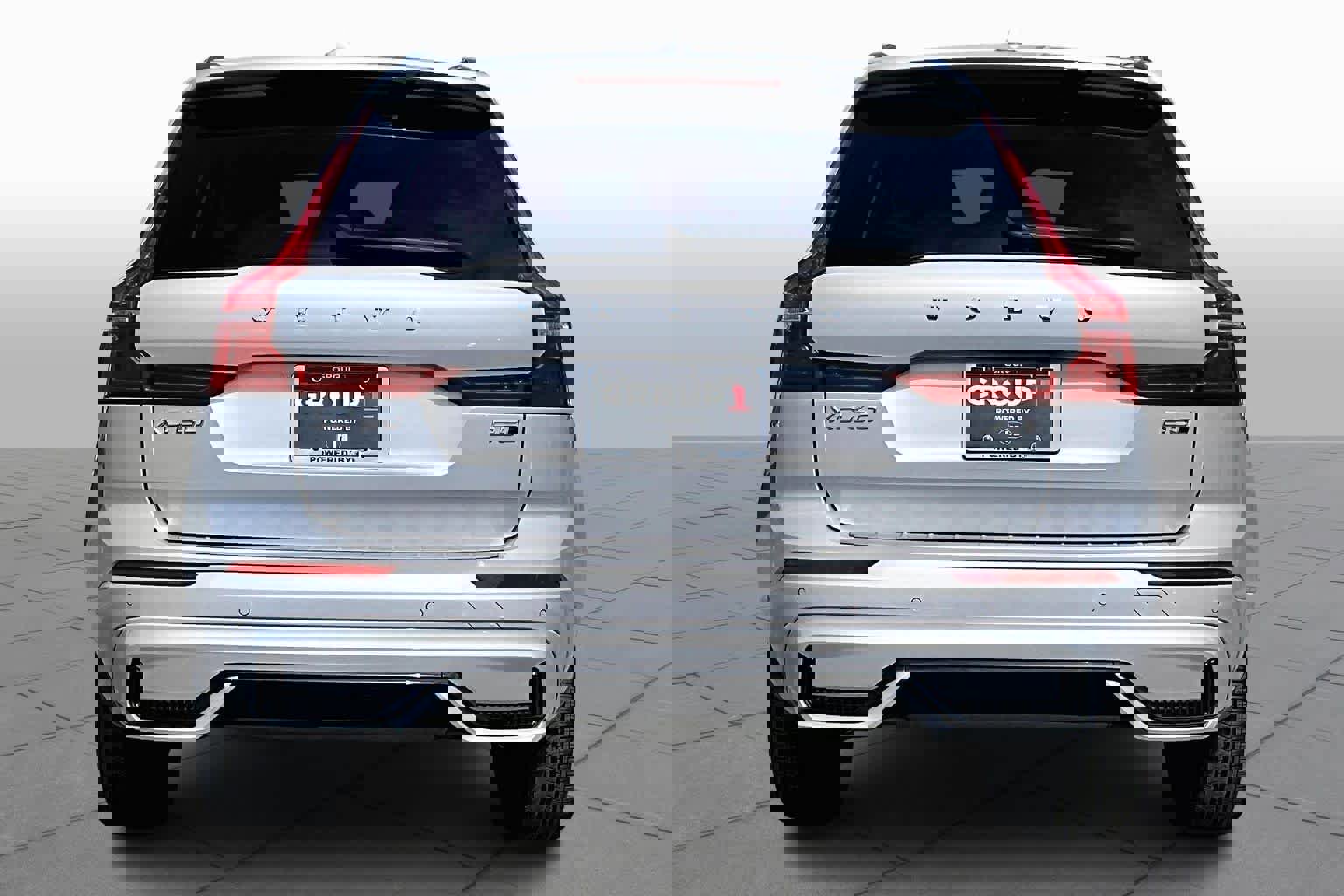 Certified 2023 Volvo XC60 B5 Plus w/ Climate Package image 5