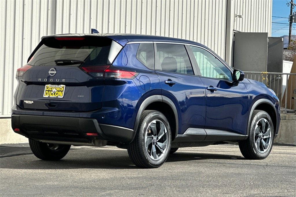 Used 2025 Nissan Rogue SV image 5