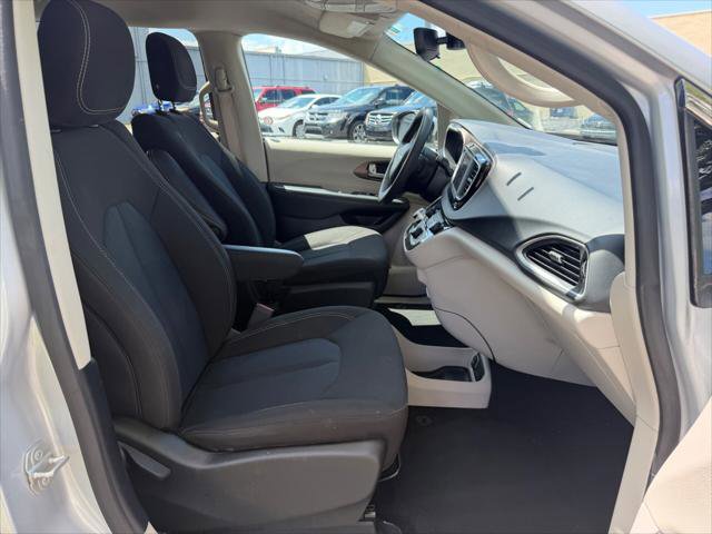 Used 2023 Chrysler Voyager LX FWD image 12