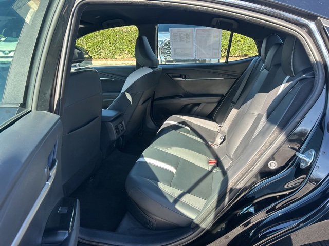 Used 2025 Toyota Camry SE image 14