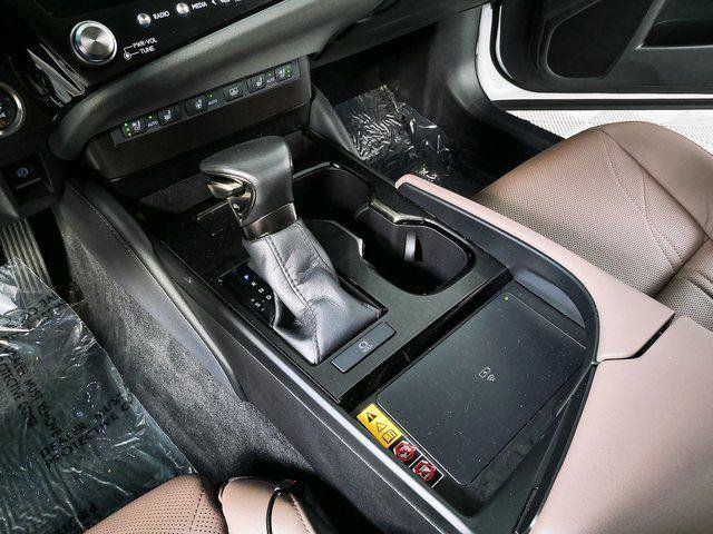 Used 2024 Lexus ES 350 Ultra Luxury w/ Accessory Package (Z2) FWD image 17