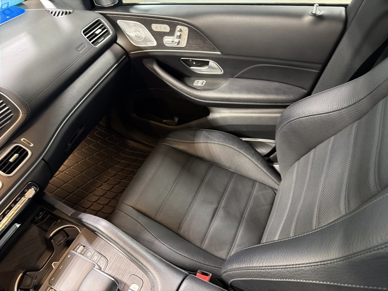 Used 2021 Mercedes-Benz GLS 580 4MATIC image 11