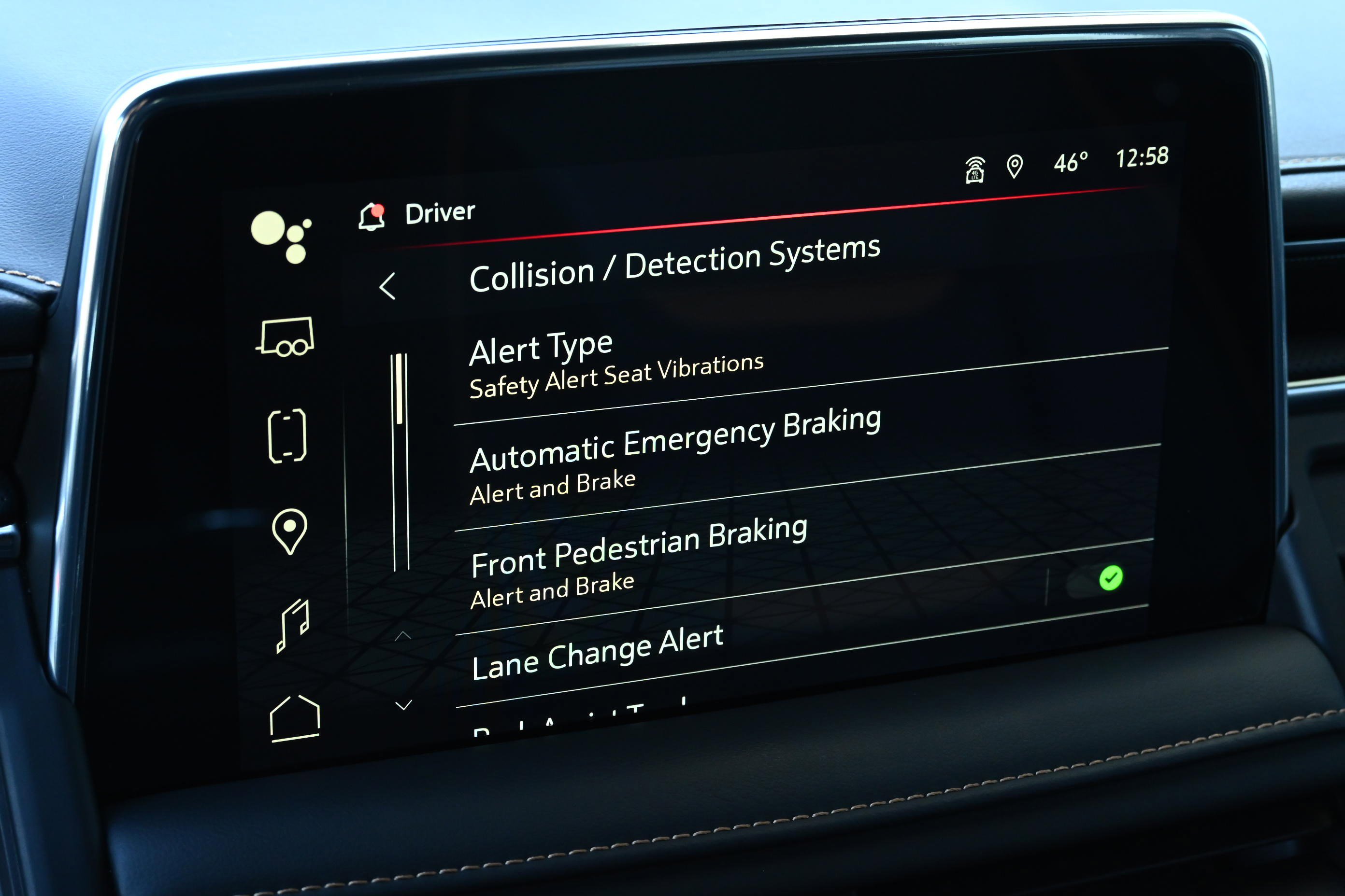 Used 2024 GMC Yukon AT4 w/ Technology Package image 35