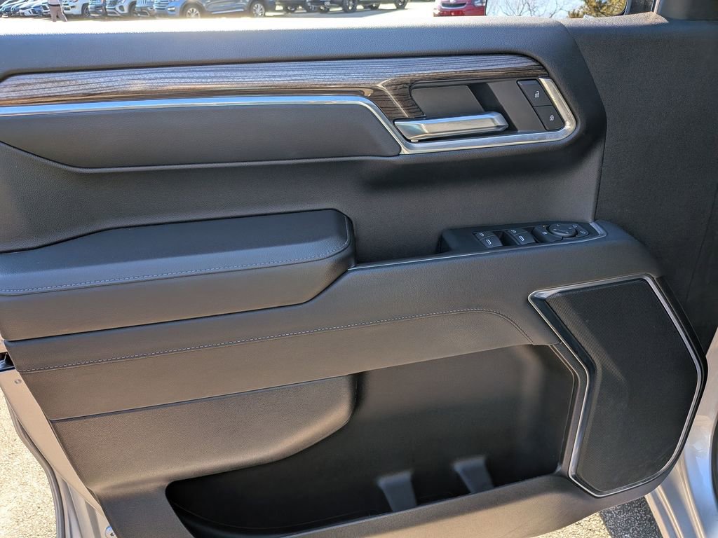 Used 2022 Chevrolet Silverado 1500 LT image 11