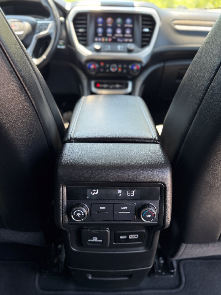 Used 2023 GMC Acadia SLT AWD/4WD image 32