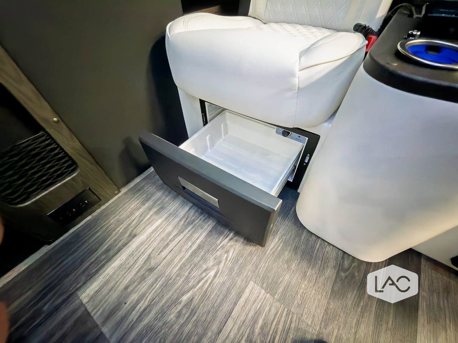Used 2025 Mercedes-Benz Sprinter 3500 image 18