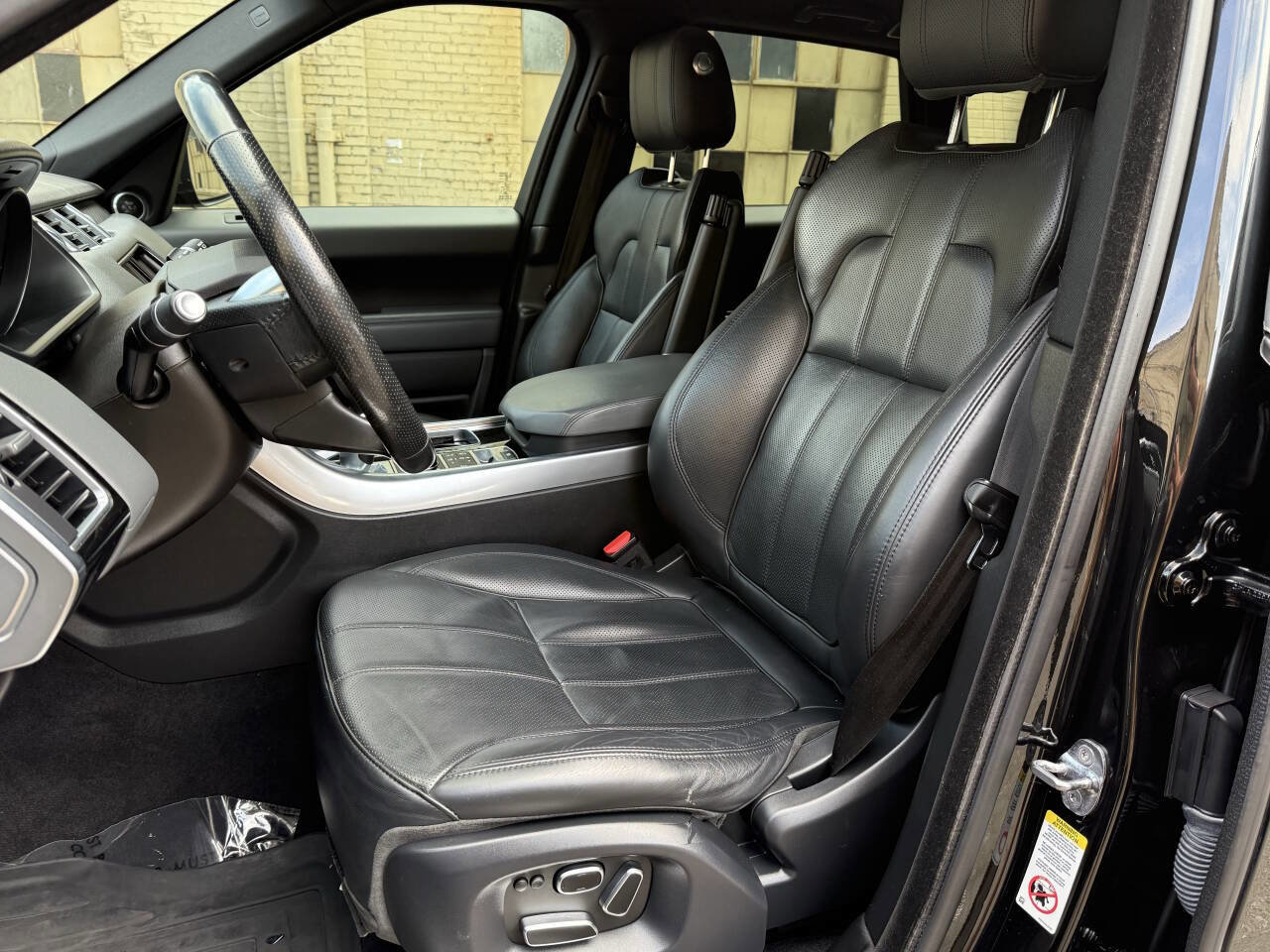 Used 2015 Land Rover Range Rover Sport HSE image 32