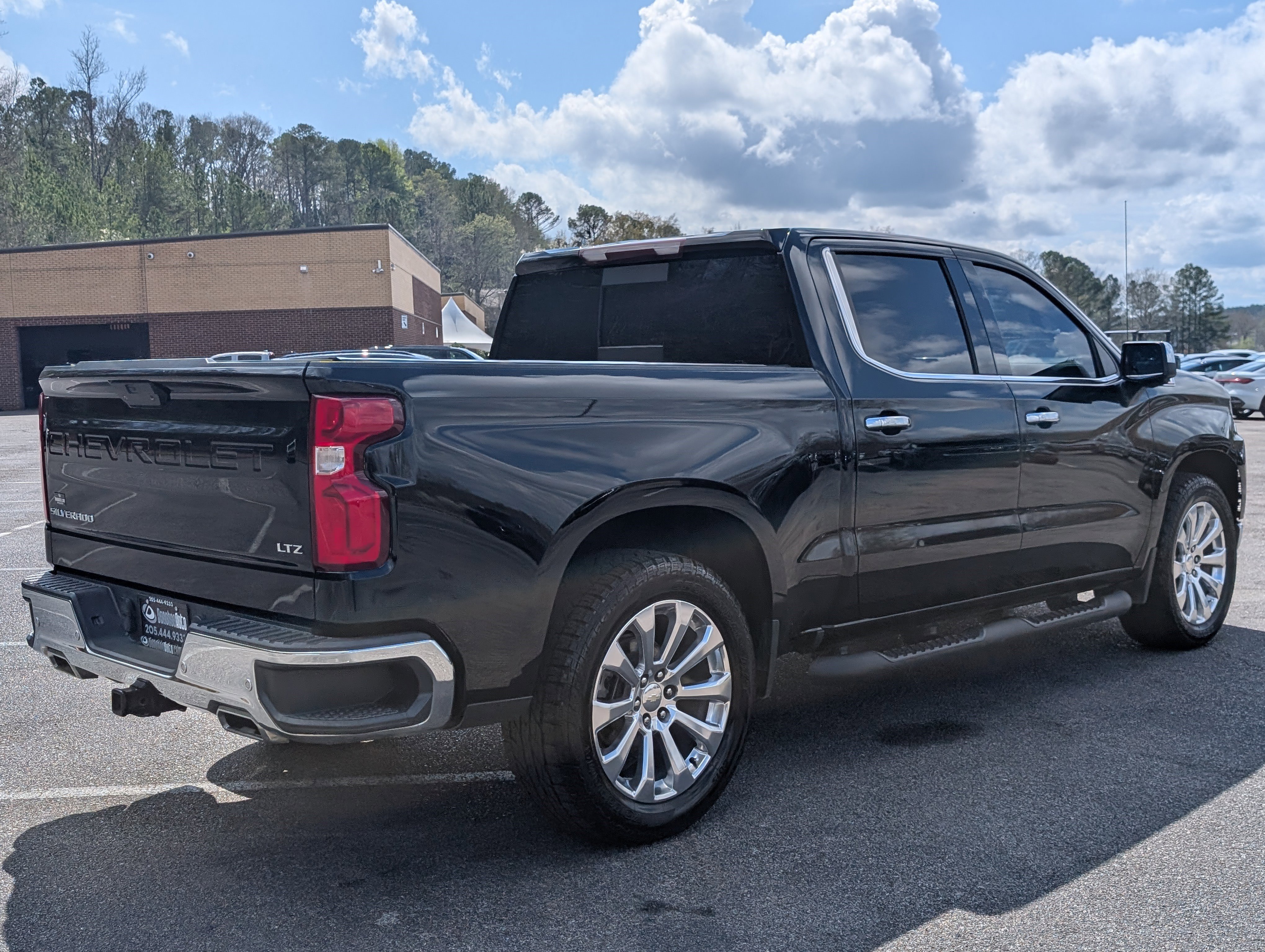 Used 2020 Chevrolet Silverado 1500 LTZ w/ LTZ Premium Package AWD/4WD image 9
