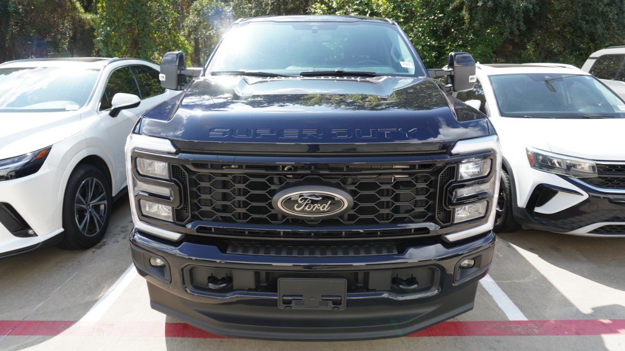 Used 2025 Ford F250 Lariat w/ Black Appearance Package AWD/4WD image 2