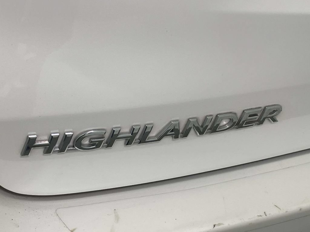 Used 2015 Toyota Highlander XLE AWD/4WD image 11