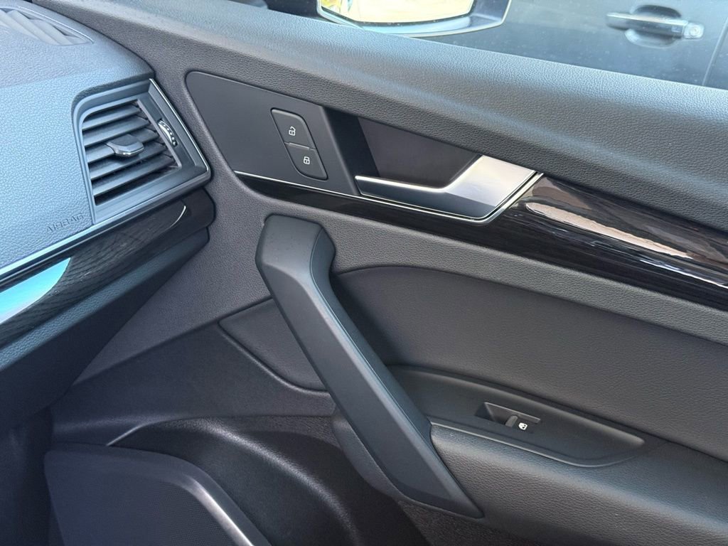 Used 2020 Audi Q5 2.0T Premium w/ Convenience Package image 35