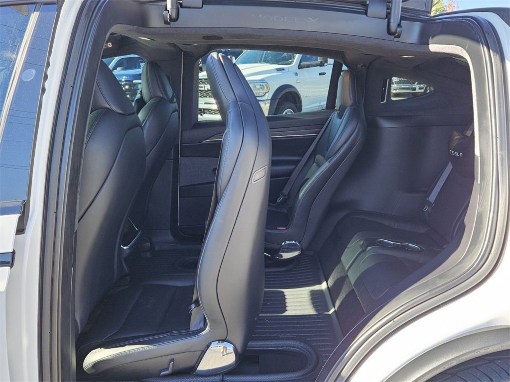 Used 2022 Tesla Model X image 11