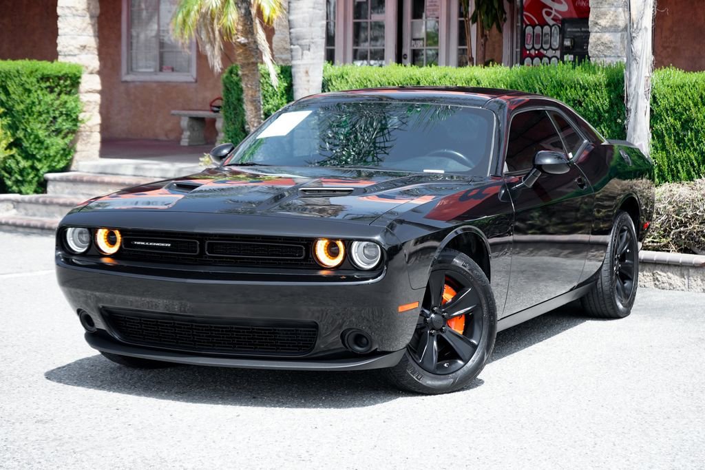 Used 2023 Dodge Challenger SXT RWD image 4