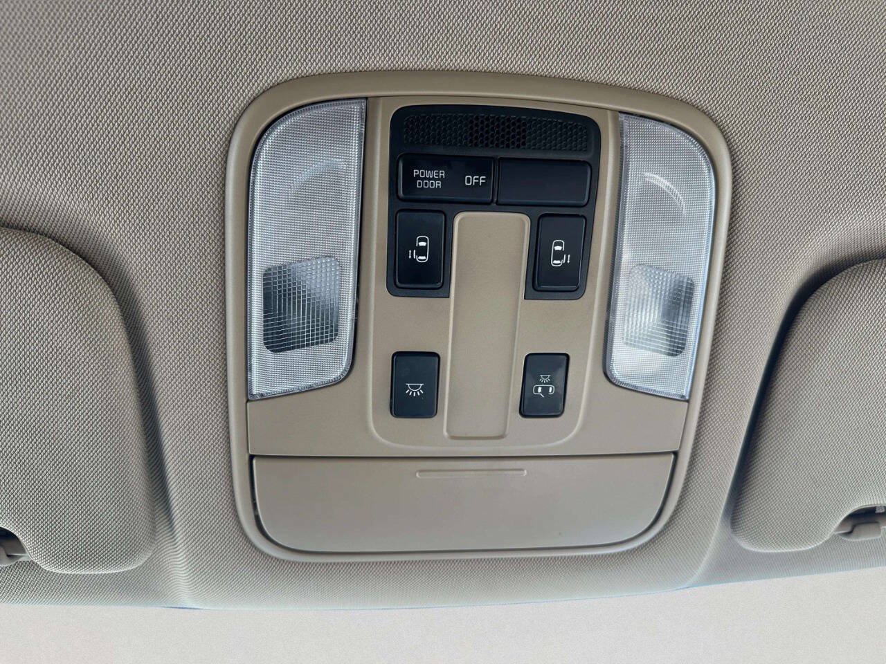 Used 2017 Kia Sedona LX w/ LX Essentials Premium Package FWD image 36