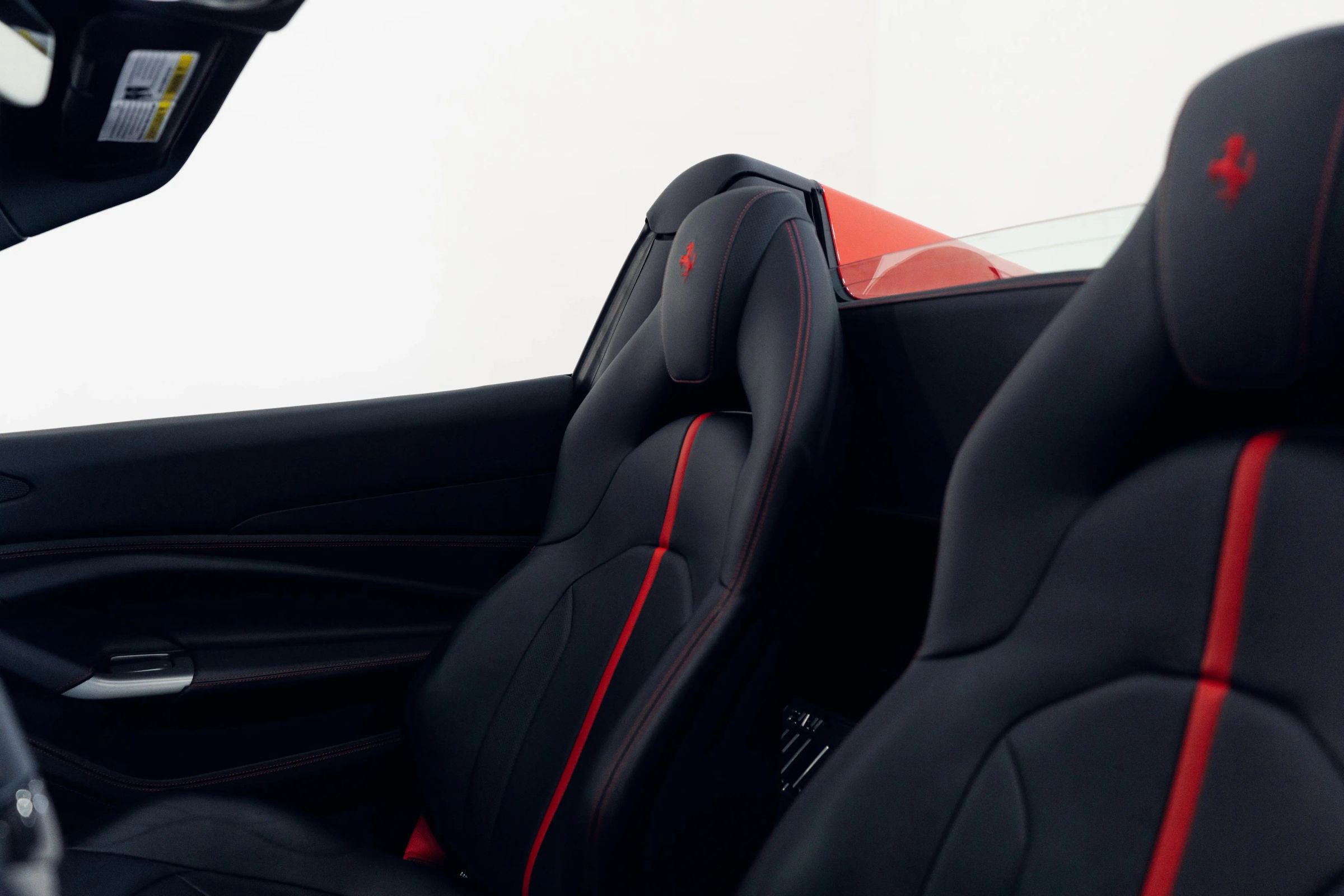 Used 2021 Ferrari F8 Spider image 27