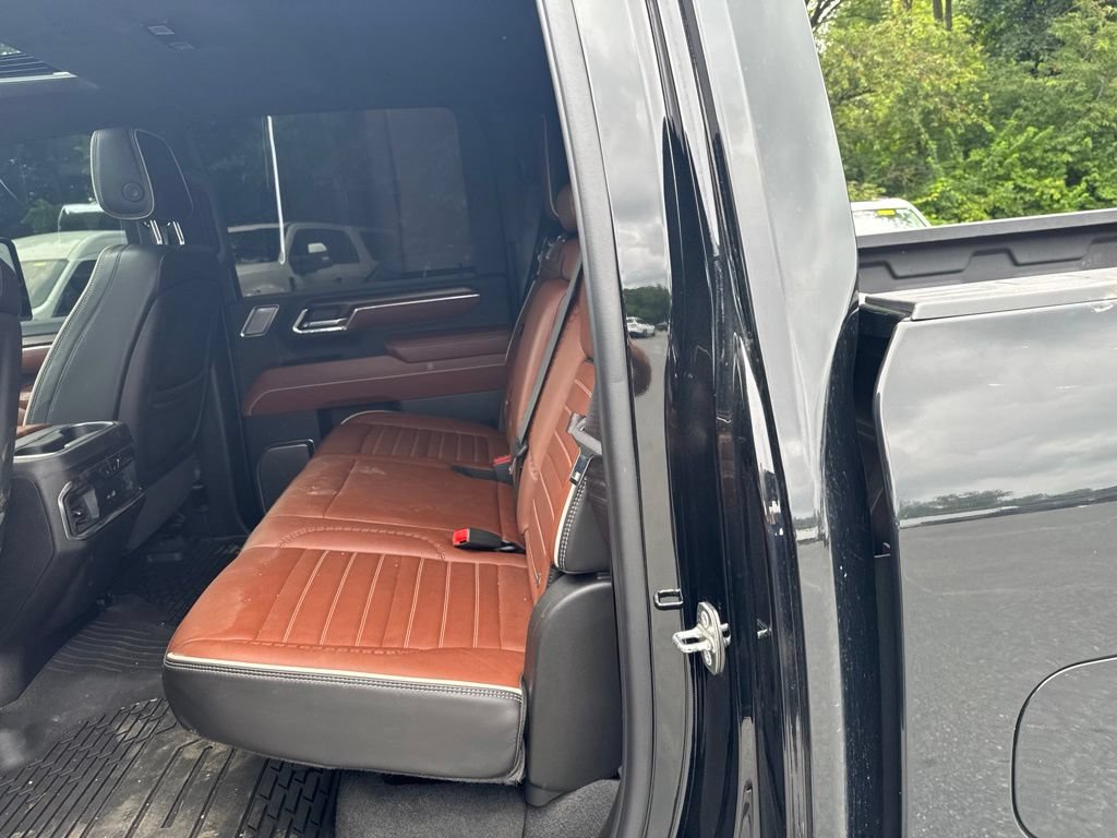 Used 2024 GMC Sierra 3500 Denali Ultimate AWD/4WD image 13