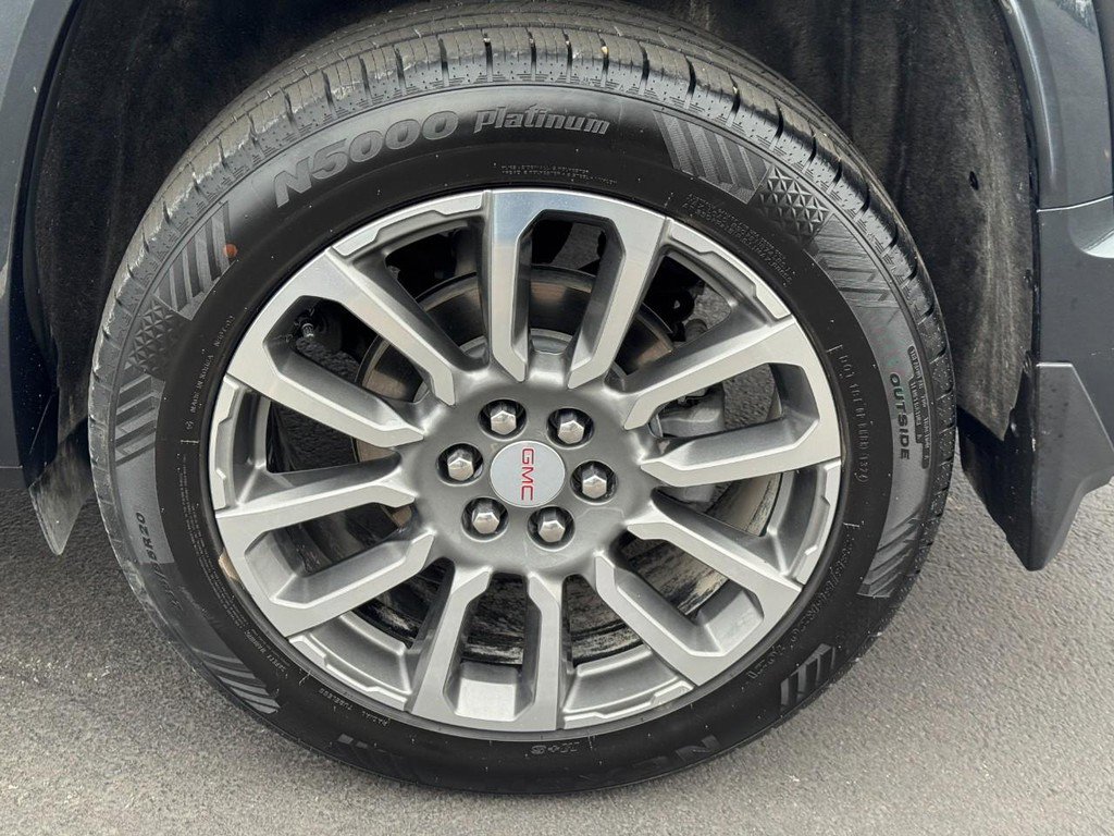 Used 2021 GMC Acadia Denali w/ LPO, Floor Liner Package image 10