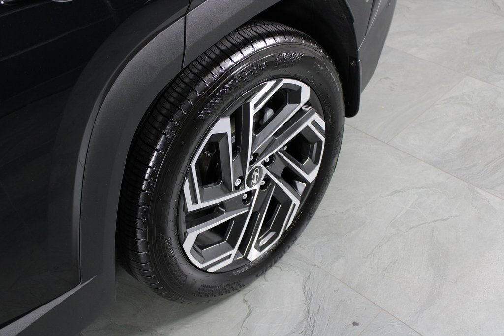 Used 2025 Hyundai Tucson Limited image 9