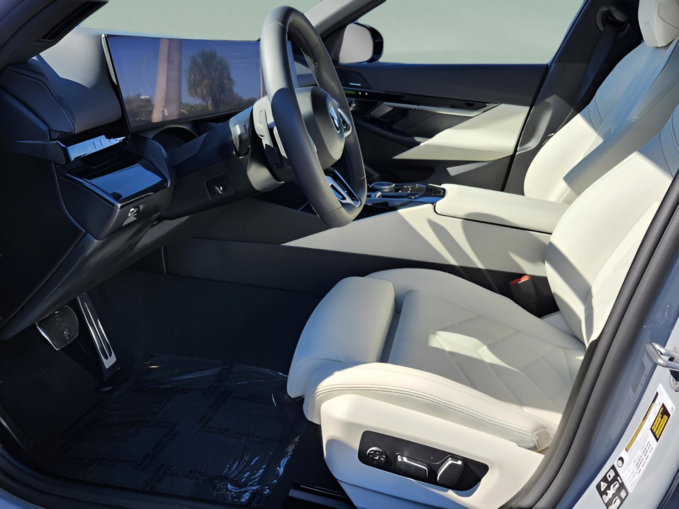 Certified 2026 BMW 530i xDrive w/ M Sport Package image 10