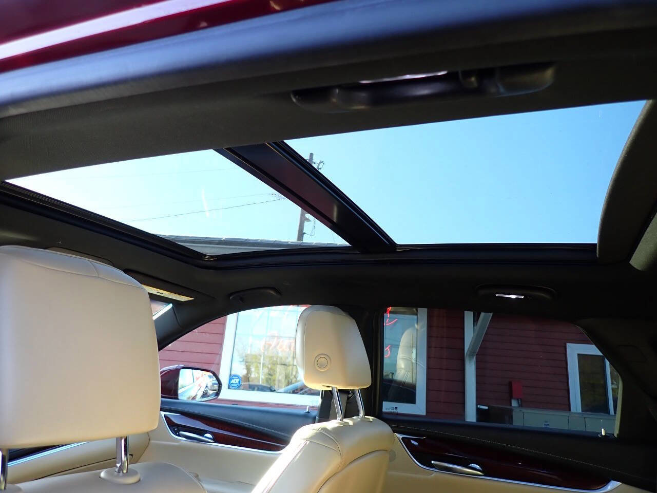 Used 2017 Cadillac XT5 Premium Luxury w/ LPO, Wheel Lock Package image 9