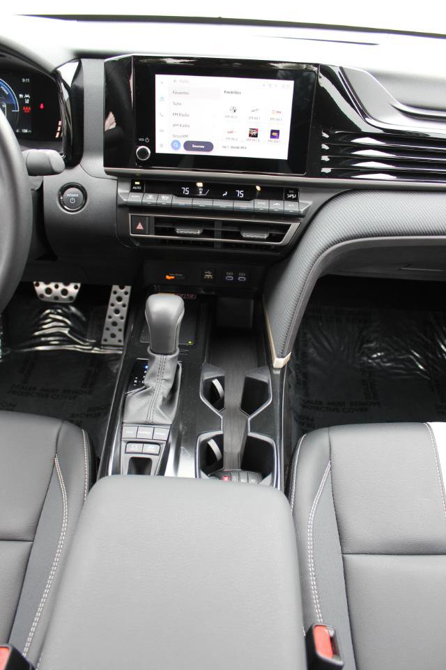 Used 2025 Toyota Camry SE image 20