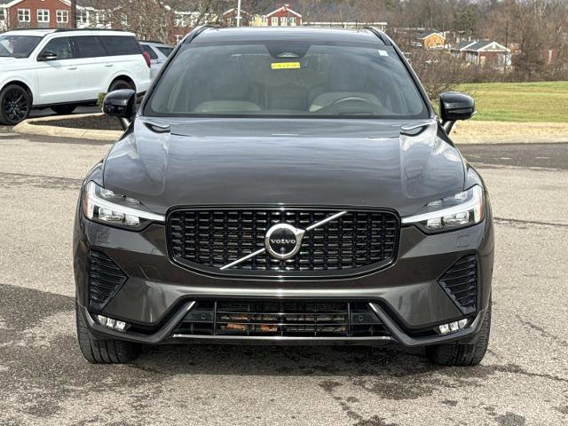 Used 2022 Volvo XC60 B5 R-Design w/ Advanced Package image 2