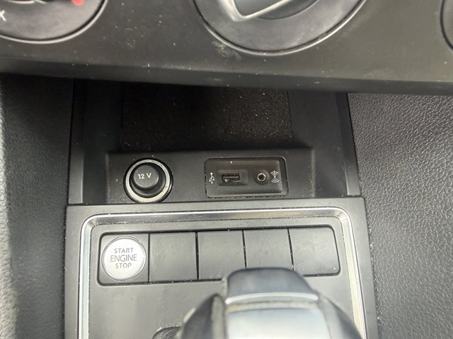 Used 2017 Volkswagen Jetta SE image 11