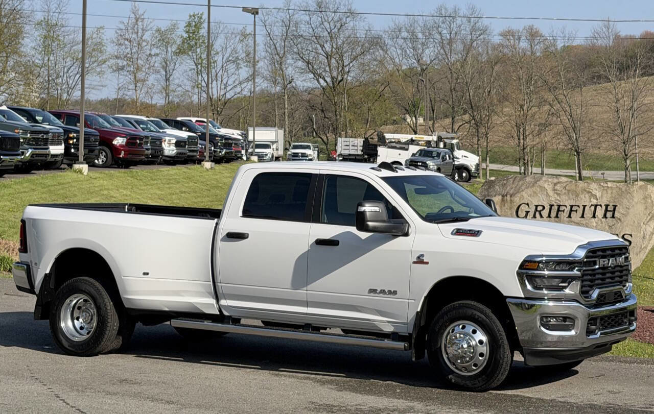 Used 2026 RAM 3500 Big Horn AWD/4WD image 5