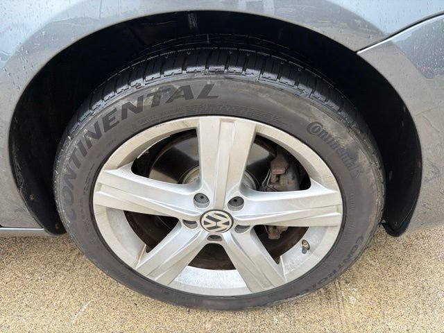 Used 2012 Volkswagen Eos Lux FWD image 19