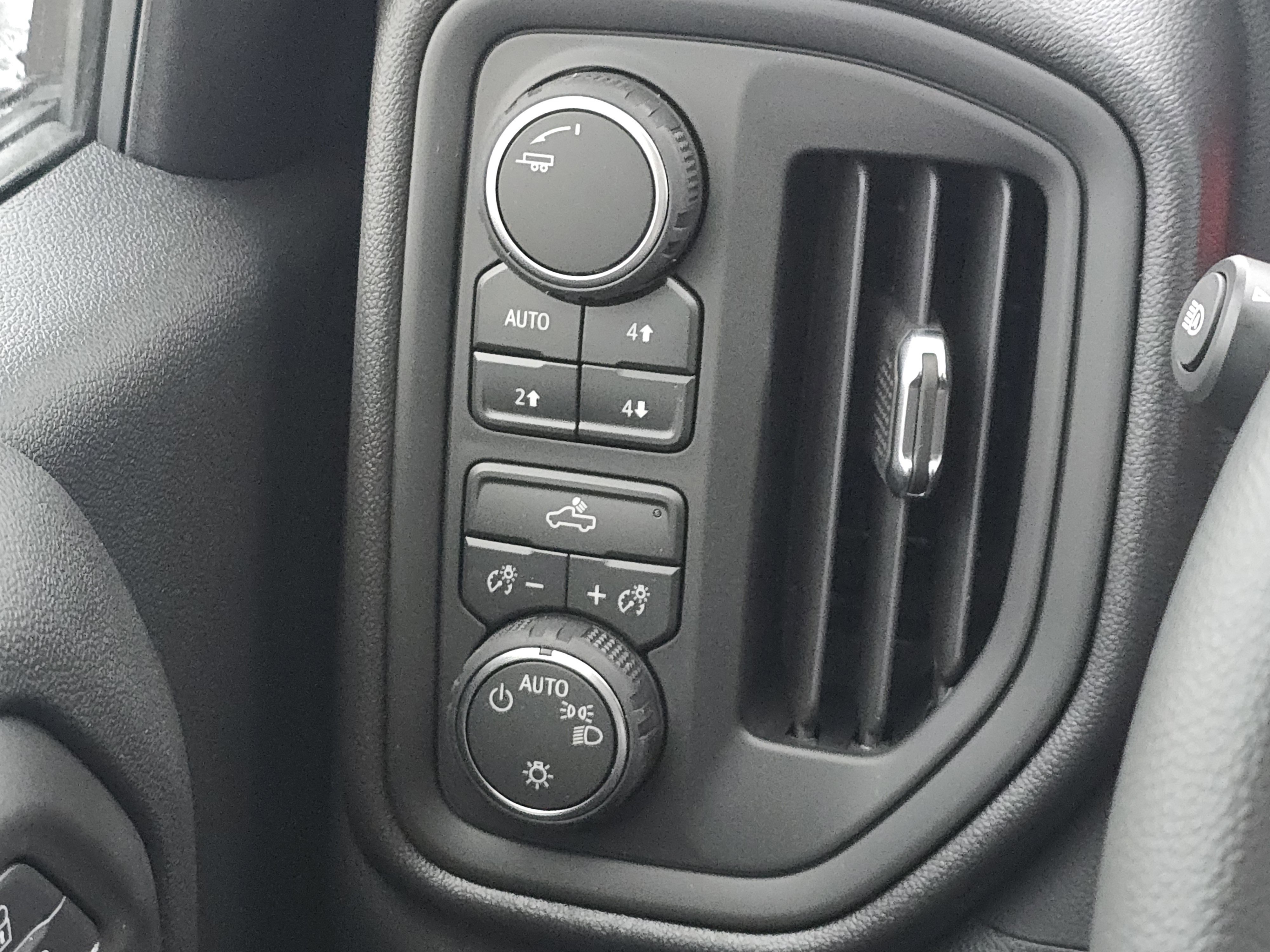 New 2026 Chevrolet Silverado 1500 Custom Trail Boss w/ Dark Appearance Package image 28