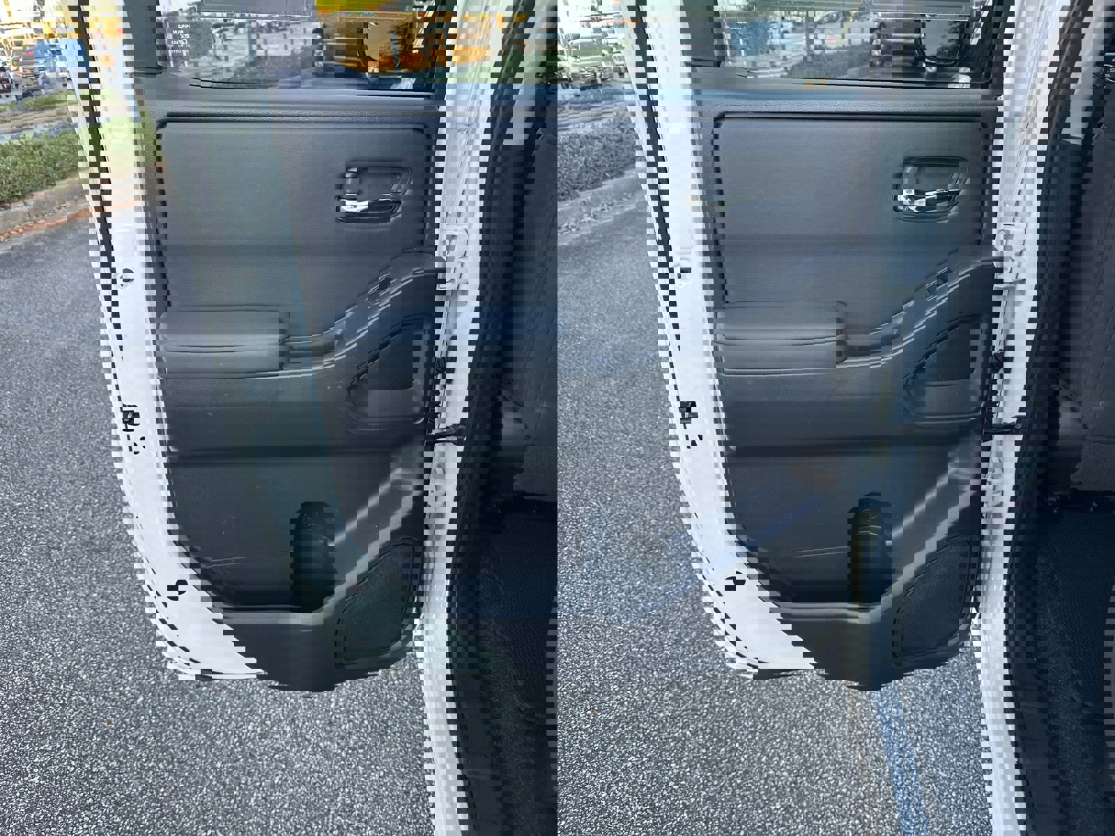 Used 2022 Nissan Frontier SV image 21