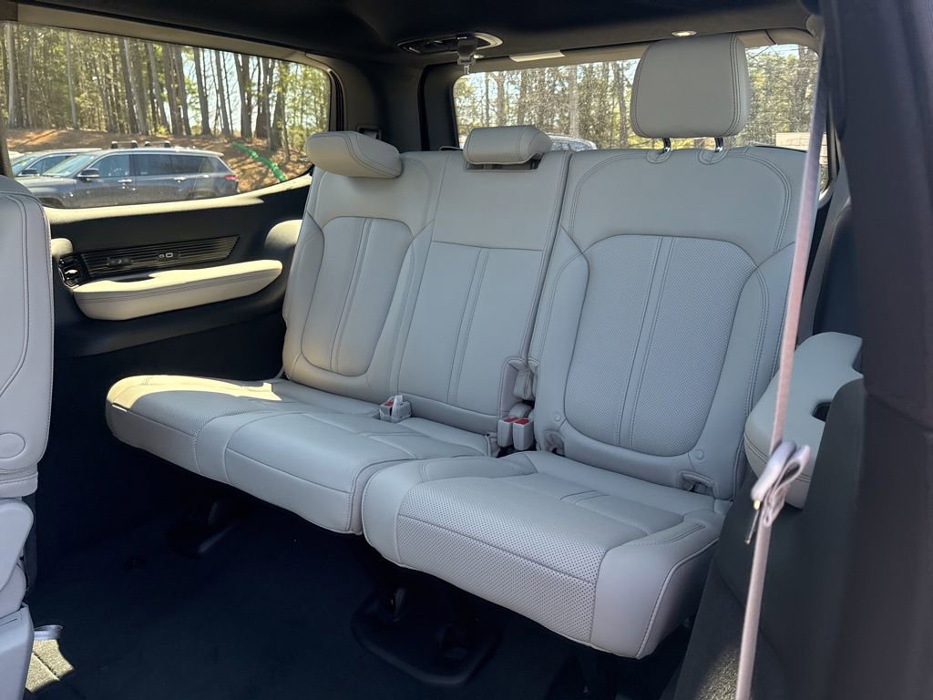 New 2026 Jeep Grand Wagoneer Summit image 28