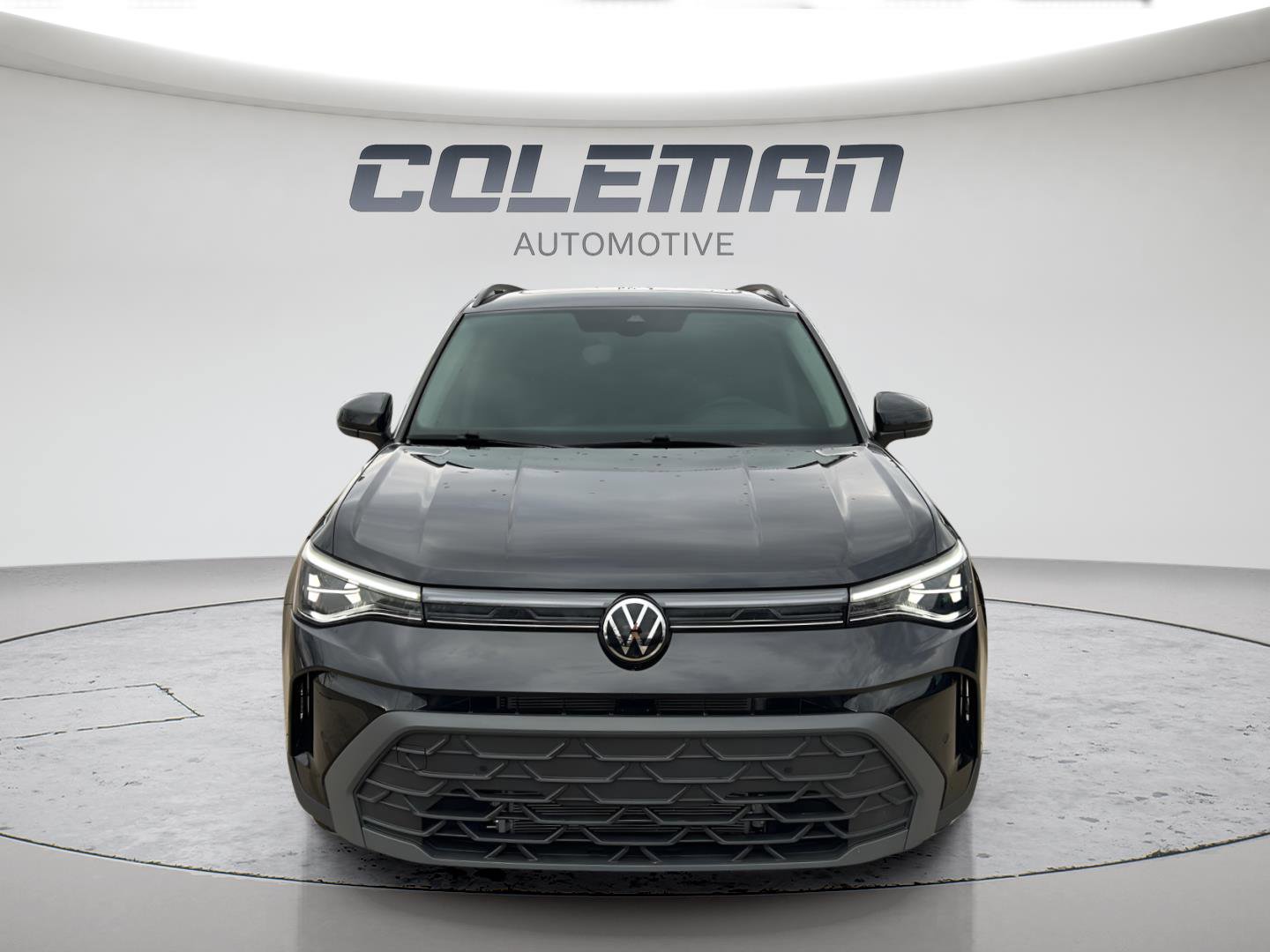 Used 2025 Volkswagen Taos SE image 2