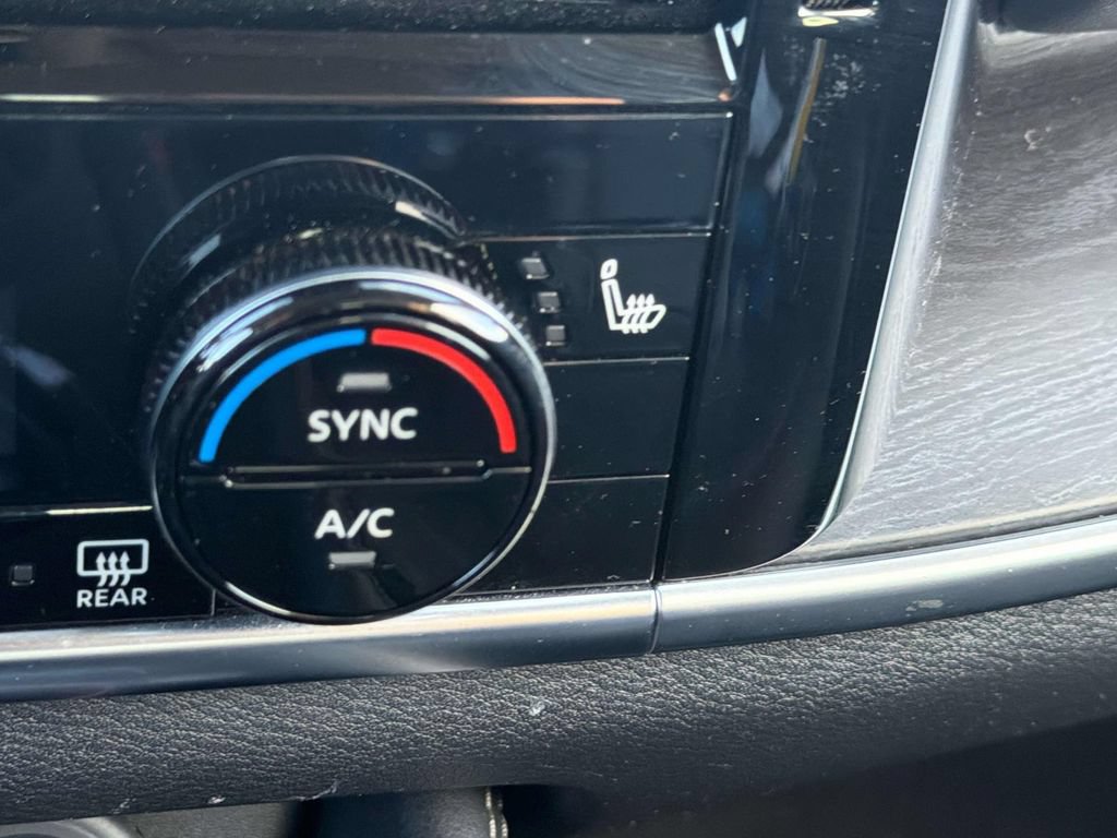 Used 2023 Nissan Rogue Platinum w/ Platinum Premium Package FWD image 20