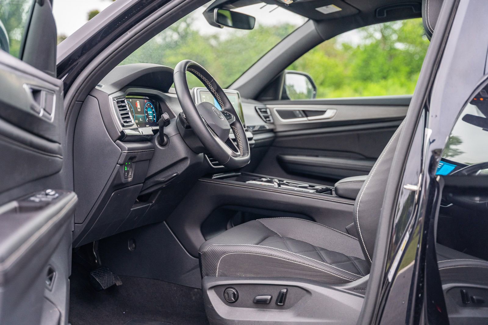 Used 2024 Volkswagen Atlas Cross Sport SE image 20