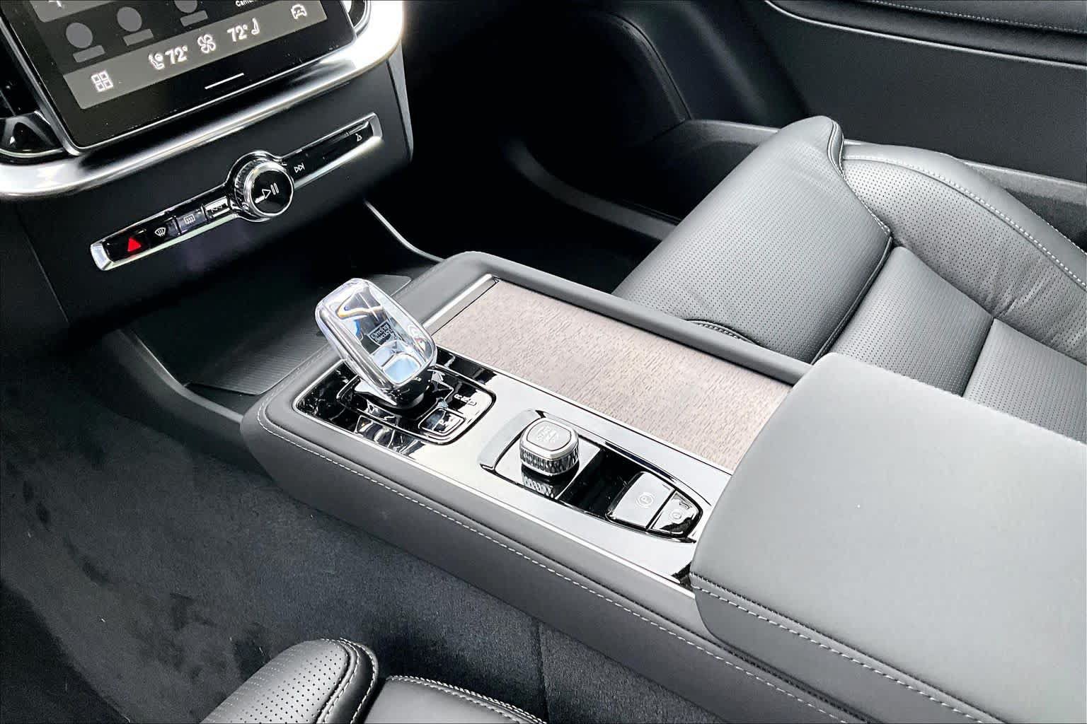 New 2026 Volvo XC90 B6 Ultra w/ Protection Package AWD/4WD image 10