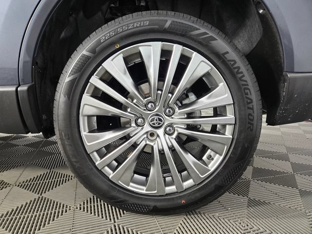 Used 2021 Toyota Venza XLE w/ Softex Package AWD/4WD image 12