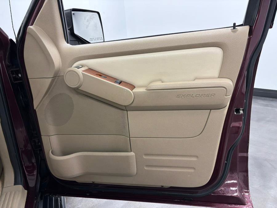 Used 2008 Ford Explorer Eddie Bauer image 28