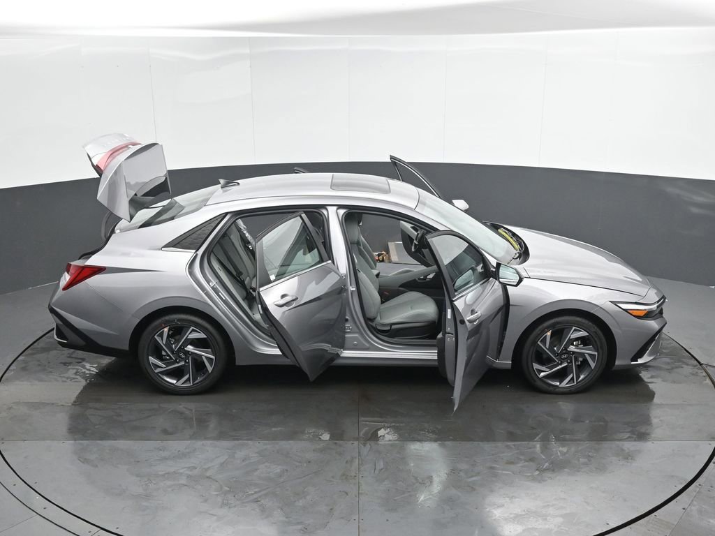 New 2026 Hyundai Elantra Limited w/ Cargo Package image 54