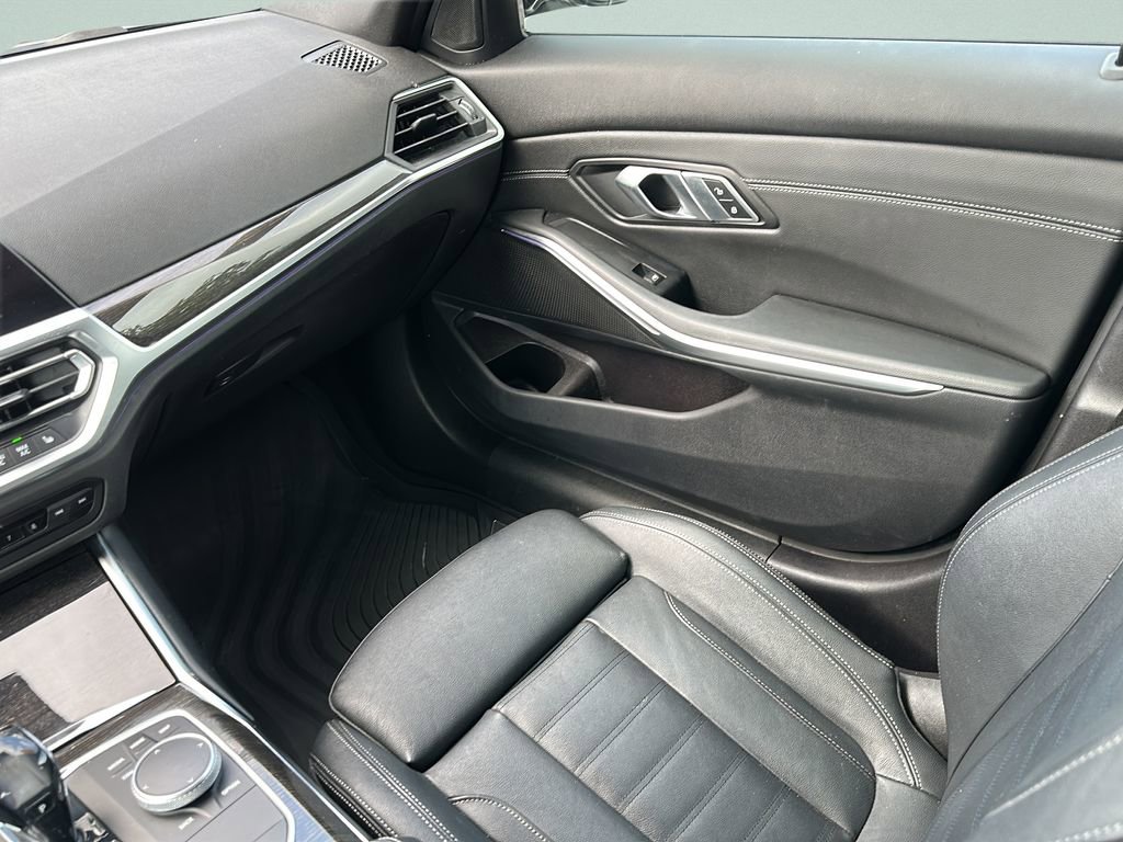 Used 2021 BMW 330i xDrive Sedan w/ Premium Package AWD/4WD image 12