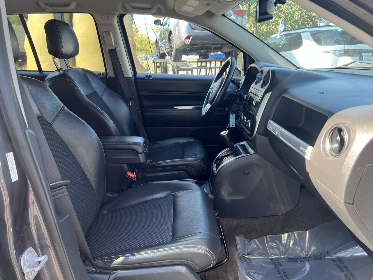 Used 2017 Jeep Compass Latitude AWD/4WD image 16