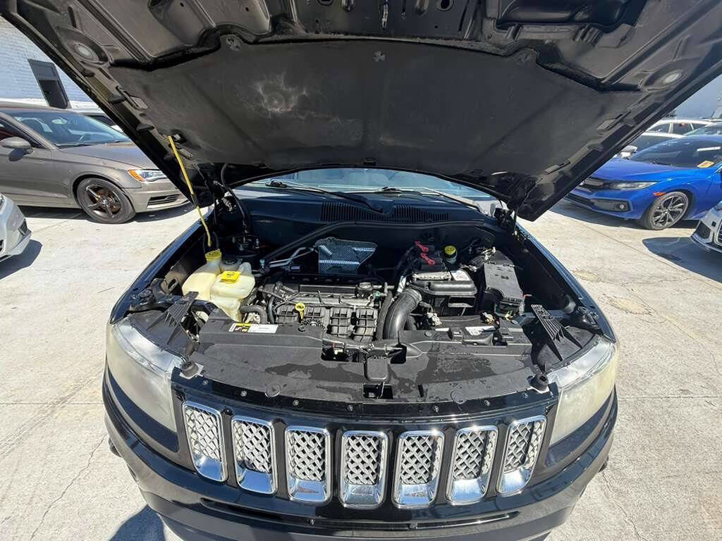 Used 2014 Jeep Compass Latitude image 9